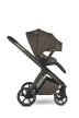 EASYWALKER Kombinált babakocsi Zoey Chestnut Brown + CBX By CYBEX Aton B2 i-Size + bázis